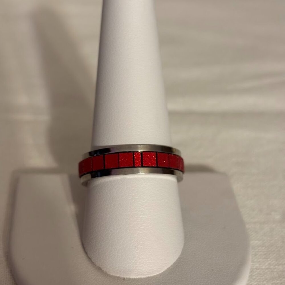 Beautiful set of 4 different Color Rings set in Silver Tone for any occasion - Picture 6 of 16